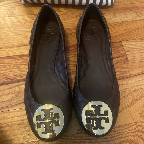 Tory Burch Shoes - Final drop 🎈Tory Burch Brown Quilted Flats